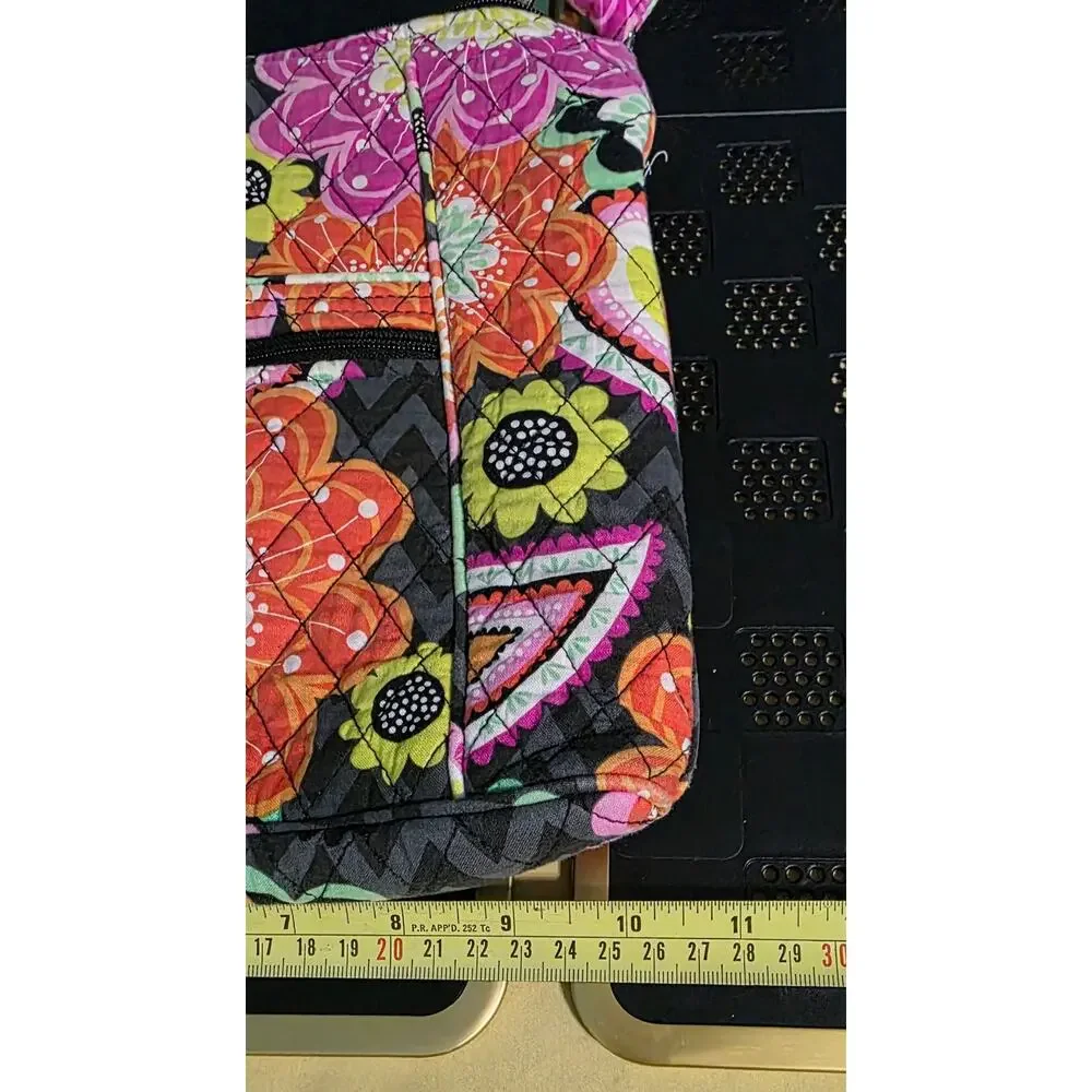 Vera Bradley Ziggy Zinnia Retired Pattern Cross‎ Body Purse Bag Adjustable Strap